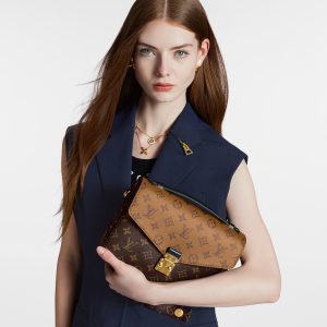 Louis Vuitton Pochette Metis M44876 Monogram Reverse