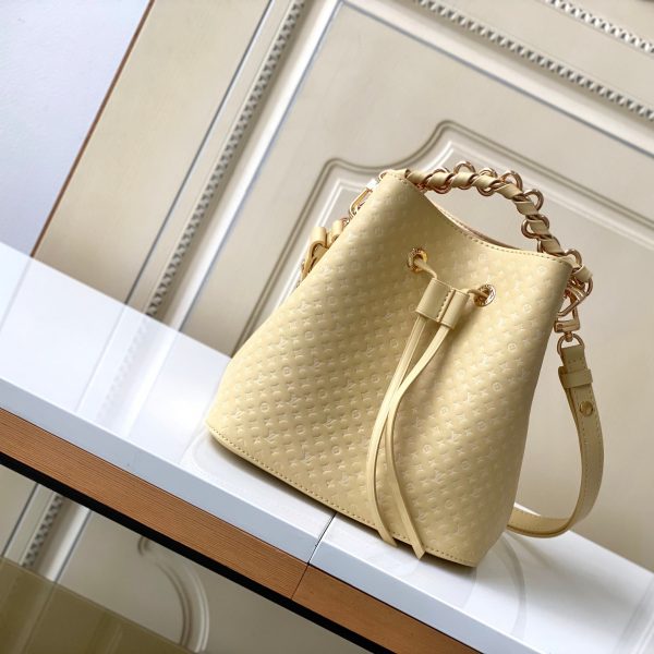 Louis Vuitton M22599 Calfskin Yellow Néonoé BB