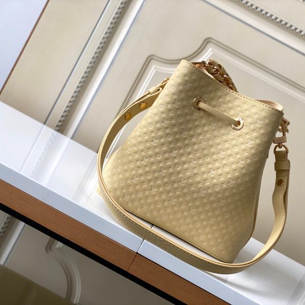 Louis Vuitton M22599 Calfskin Yellow Néonoé BB