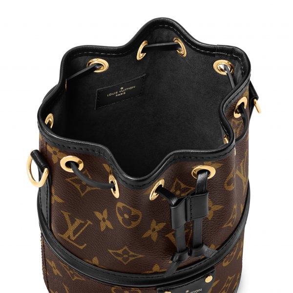 Louis Vuitton Canoé M83480 Monogram