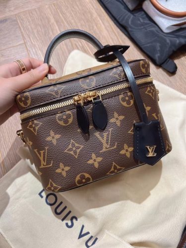 Louis Vuitton M45165 Vanity PM Monogram photo review