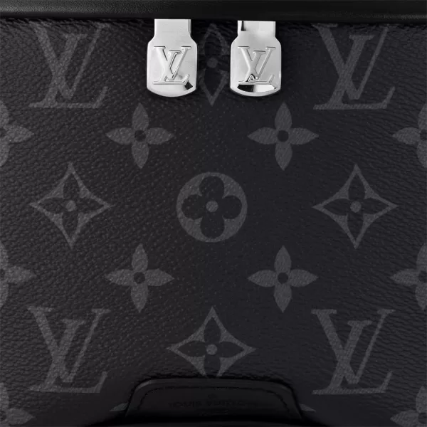 Louis Vuitton M46035 Discovery Bumbag PM