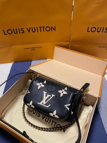 Louis Vuitton M45777 Multi Pochette Accessoires photo review